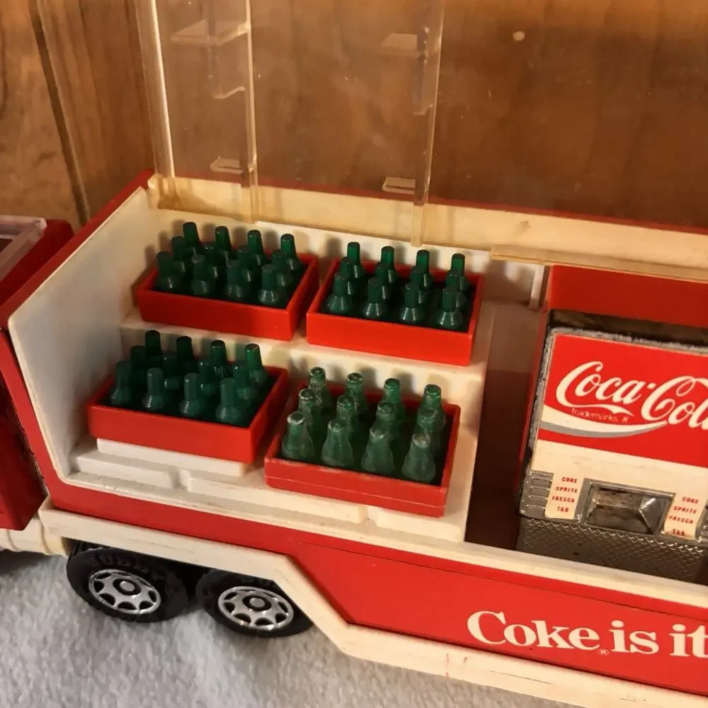 Vintage 1980 Buddy L Coca Cola Mack Delivery Truck Coke Bottles Vending Machine